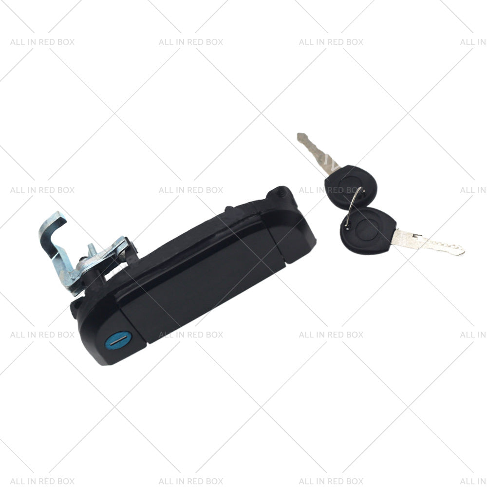 {{ Front Right Outer Door Handle with Keys Suitable for VW T4 1990-2003 701837206 }} - Buy Car Parts Online at {{ Kaka Auto Parts }}.