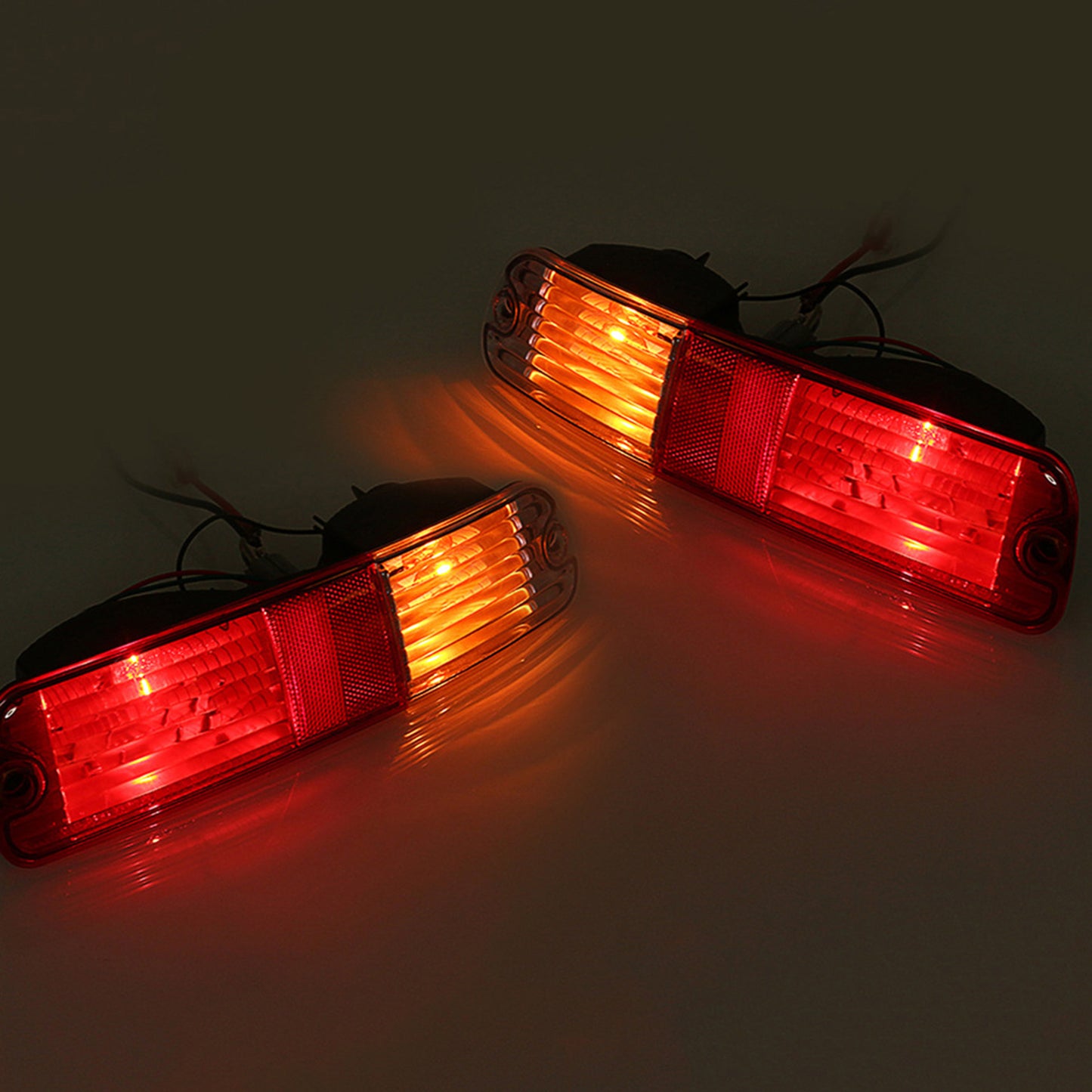 LH+RH Rear Bumper Light Suitable For Mitsubishi Pajero Montero MN133775 MN133776