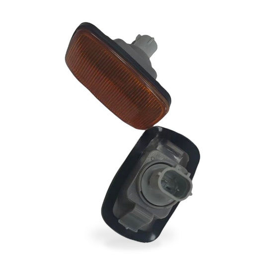 Suitable for Toyota Hiace Hilux 1997-2005 Side Marker Turn Signal Light Amber - ZT2