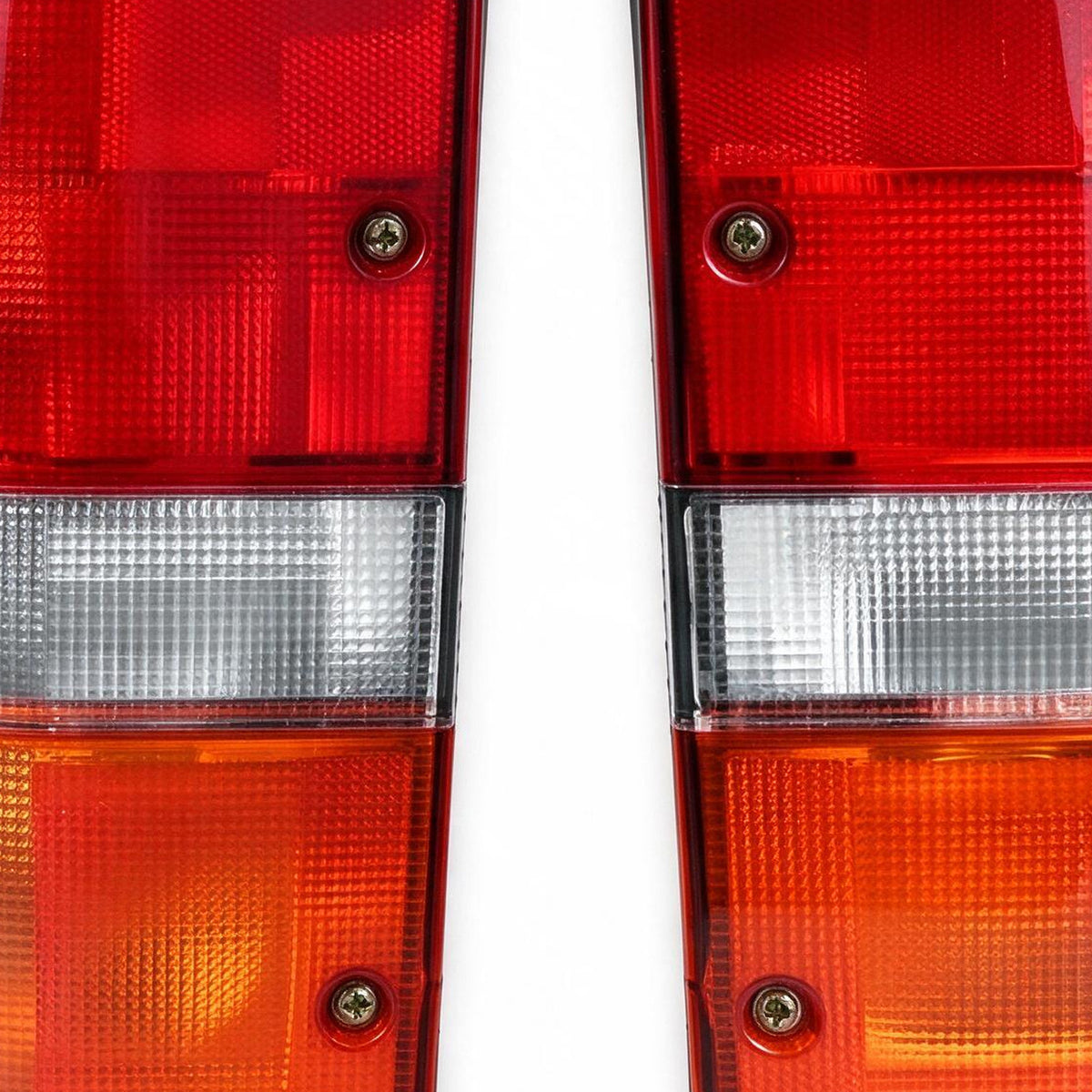 Tail Light Clear Lens Set LH RH Suitable for Nissan Patrol Wagon 1997-2004 - XQ1