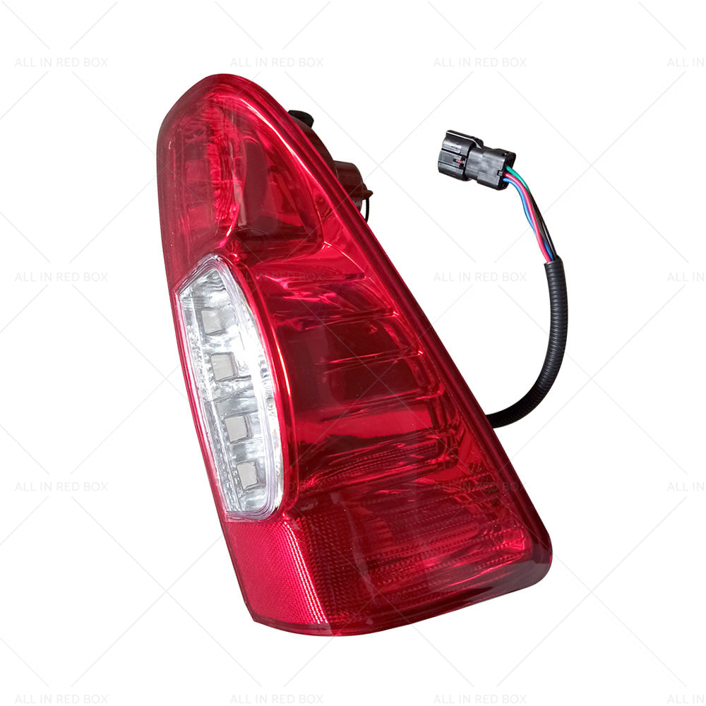 Right Red Tail Light Rear Lamp Light Suitable for Isuzu Dmax 2006-2012